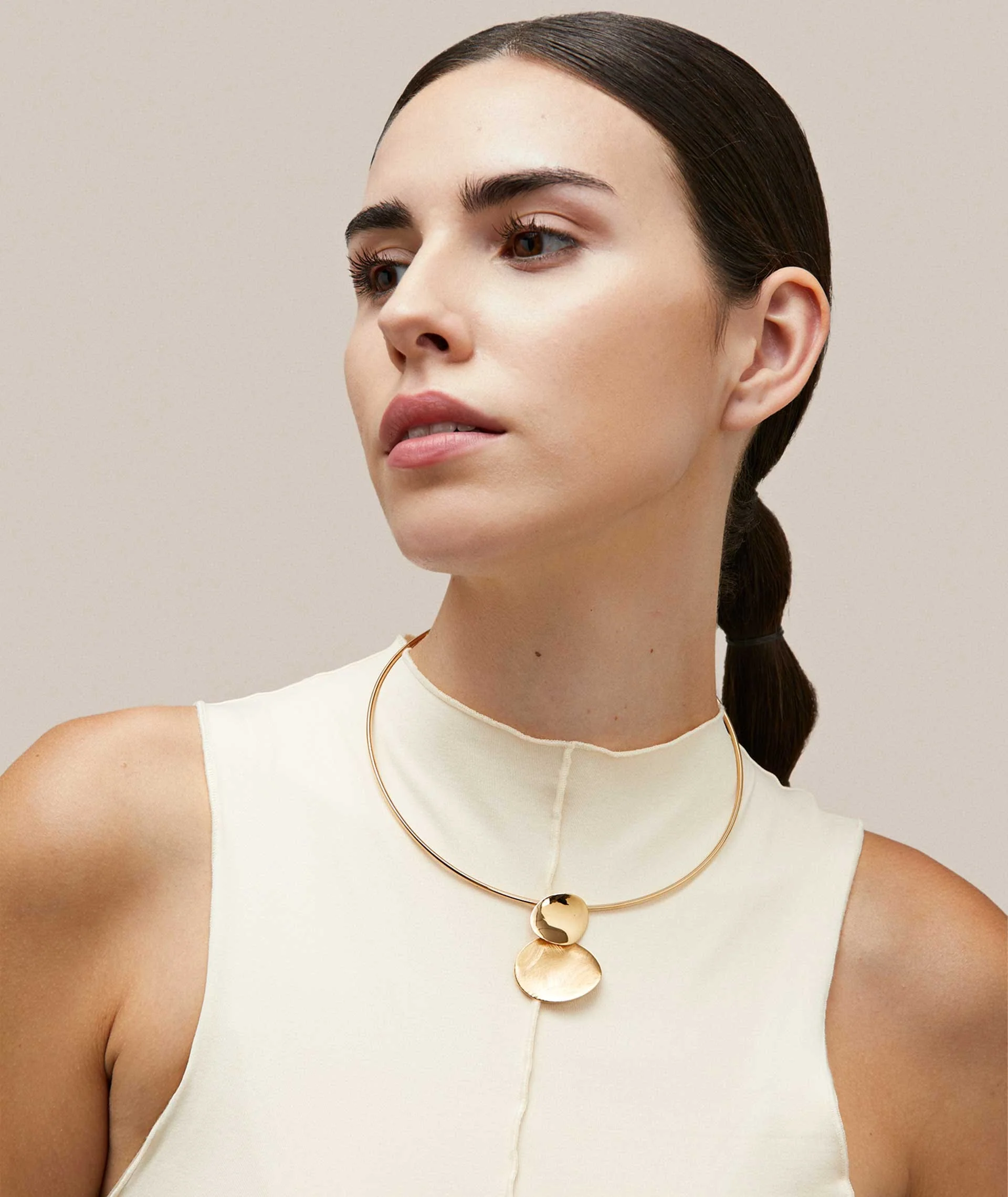 Collar Choker Macar hilo con colgante brillo rayado - Image 3